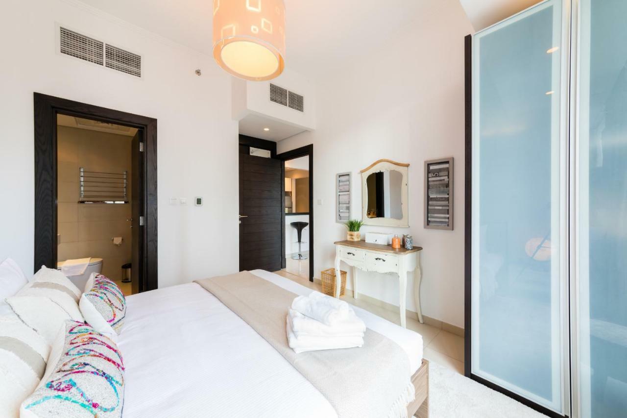 Maison Privee - Big, Bright, Luxury Marina Views Apt Next To Beach Дубай Экстерьер фото